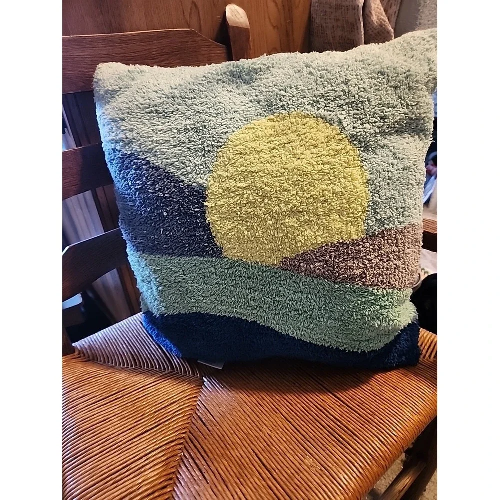 Sunrise Mountains Geometric Tufted Throw Pillow‎ 18 X 18 Home Expressions